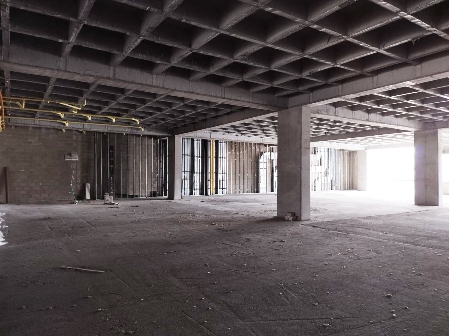 Oficina en arriendo Antioquia Itagüí Centro 1500 m2 Habitaciones 0 Baños 10 Garajes 12 Precio $79500000