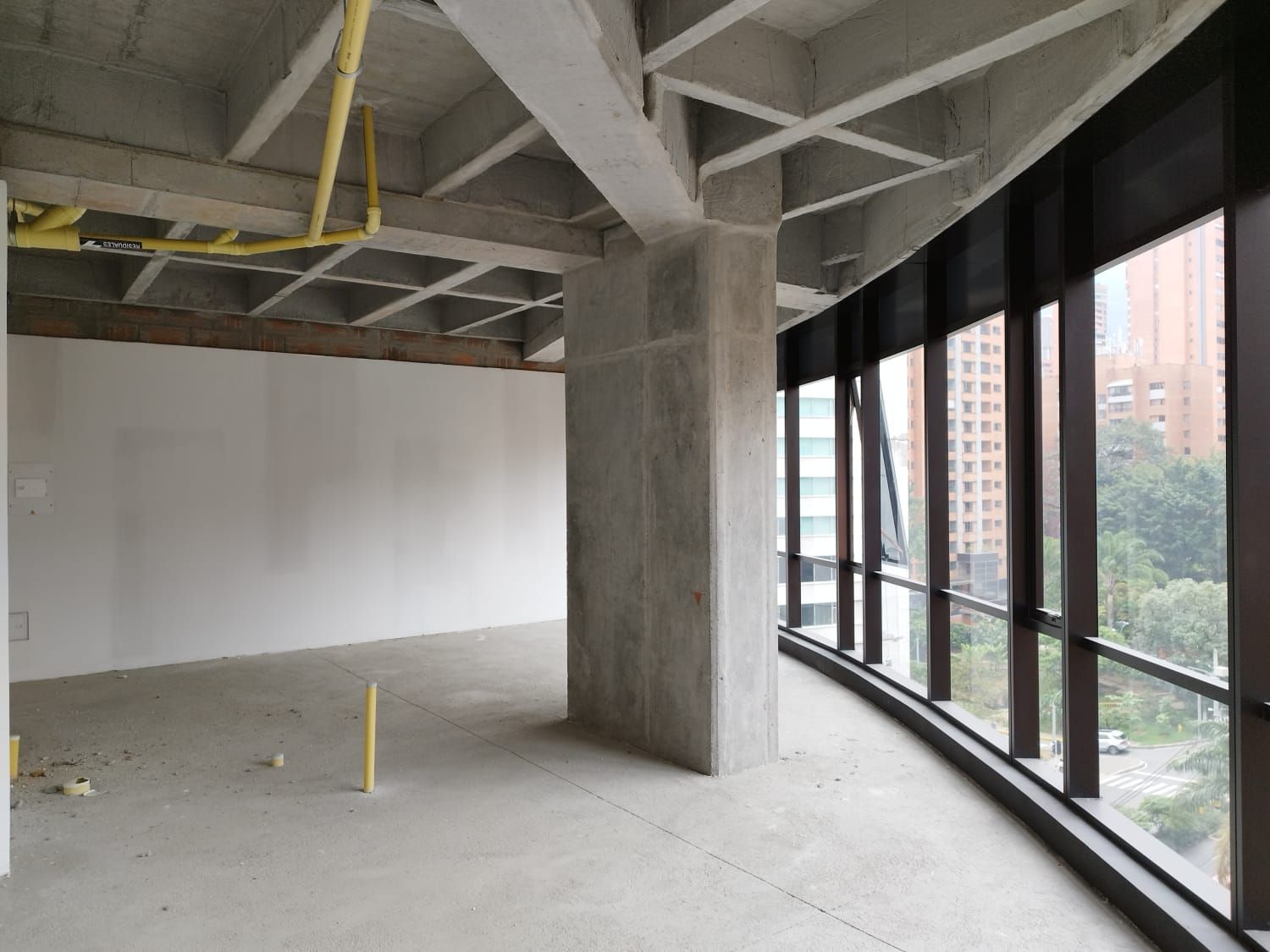 Oficina en arriendo o venta Antioquia Medellín Patio Bonito 52 m2 Habitaciones 0 Baños 10 Garajes 2 Precio venta $620000000 Precio arriendo $4200000