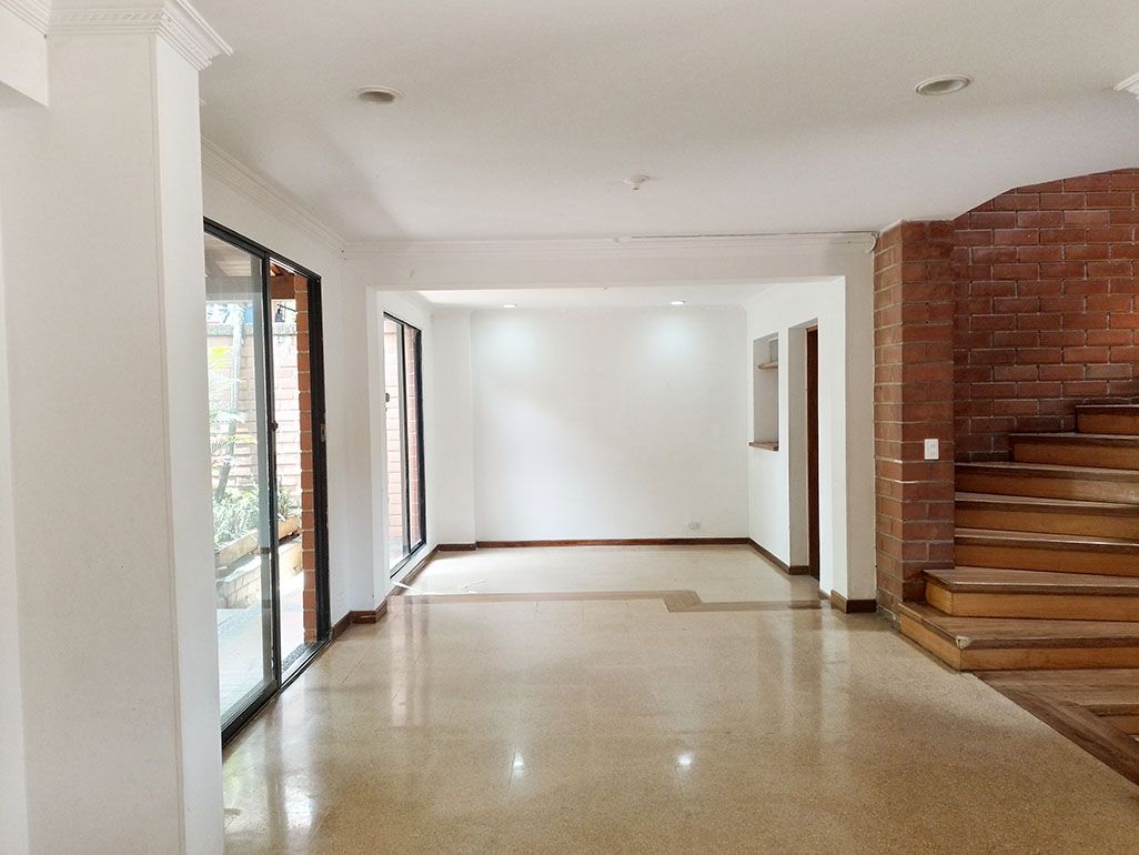 Casa en arriendo o venta Antioquia Medellín La Florida 167 m2 Habitaciones 3 Baños 4 Garajes 2 Precio venta $750000000 Precio arriendo $5900000