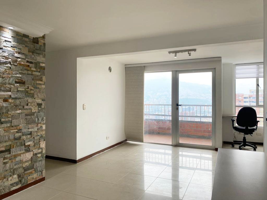 Apartamento en arriendo Antioquia Medellín San Diego 84 m2 Habitaciones 3 Baños 2 Garajes 2 Precio $3950000