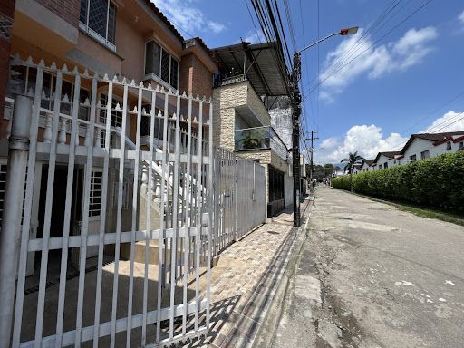 Casa en venta Tolima Ibagué Limonar Sc V 200 m2 Habitaciones 3 Baños 3 Garajes 1 Precio $450000000