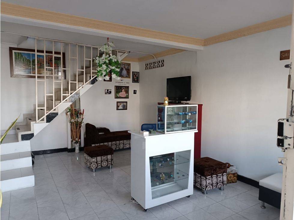 Casa en venta Valle Del Cauca Tuluá Urbanización El Lago 207 m2 Habitaciones 5 Baños 3 Garajes 1 Precio $370000000