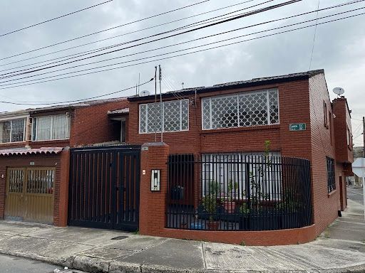 Oficina en venta Cundinamarca Bogotá La Patria 200 m2 Habitaciones 0 Baños 6 Garajes 3 Precio $1050000000
