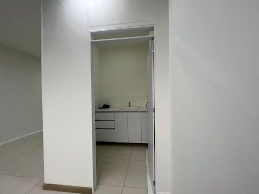 Consultorio en arriendo Cundinamarca Bogotá Bella Suiza 30 m2 Habitaciones 0 Baños 1 Garajes 0 Precio $3000000