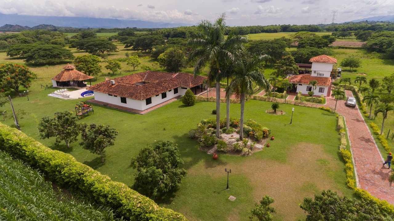 Finca en venta Valle Del Cauca La Victoria La Victoria 20800 m2 Habitaciones 5 Baños 6 Garajes 4 Precio $2100000000