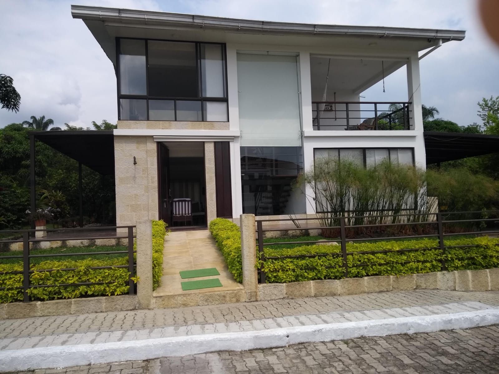 Casa Campestre en venta Cundinamarca La Mesa Ub Añoranzas 560 m2 Habitaciones 3 Baños 4 Garajes 4 Precio $900000000