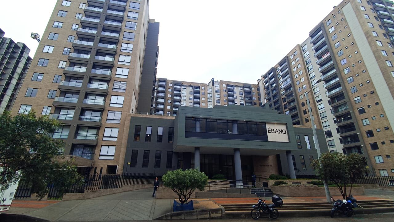 Apartamento en venta Cundinamarca Bogotá Gilmar 125 m2 Habitaciones 4 Baños 6 Garajes 3 Precio $930000000