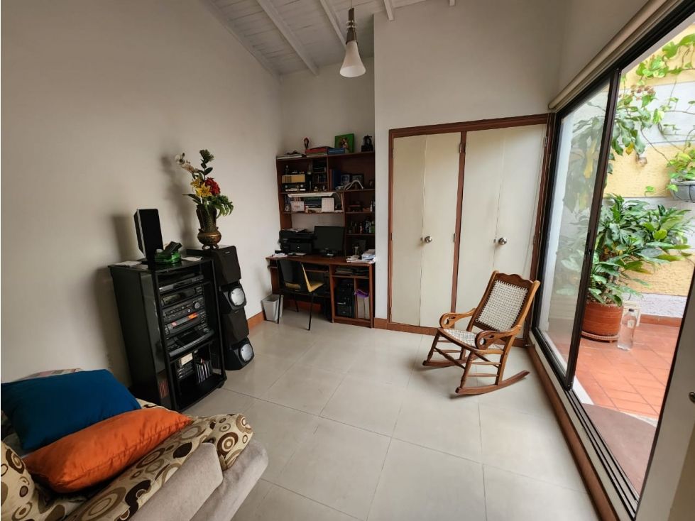 Casa en arriendo Antioquia Medellín Estadio 160 m2 Habitaciones 4 Baños 3 Garajes 0 Precio $4000000