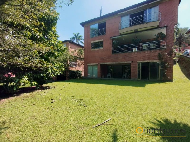 Casa en arriendo Antioquia Medellín San Lucas 489 m2 Habitaciones 4 Baños 7 Garajes 2 Precio $17000000