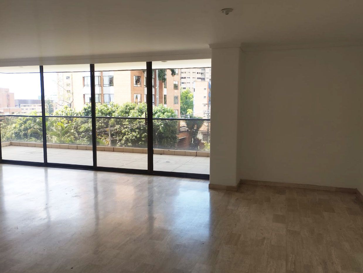 Apartamento en arriendo Antioquia Medellín Alejandria 260 m2 Habitaciones 4 Baños 6 Garajes 3 Precio $9300000