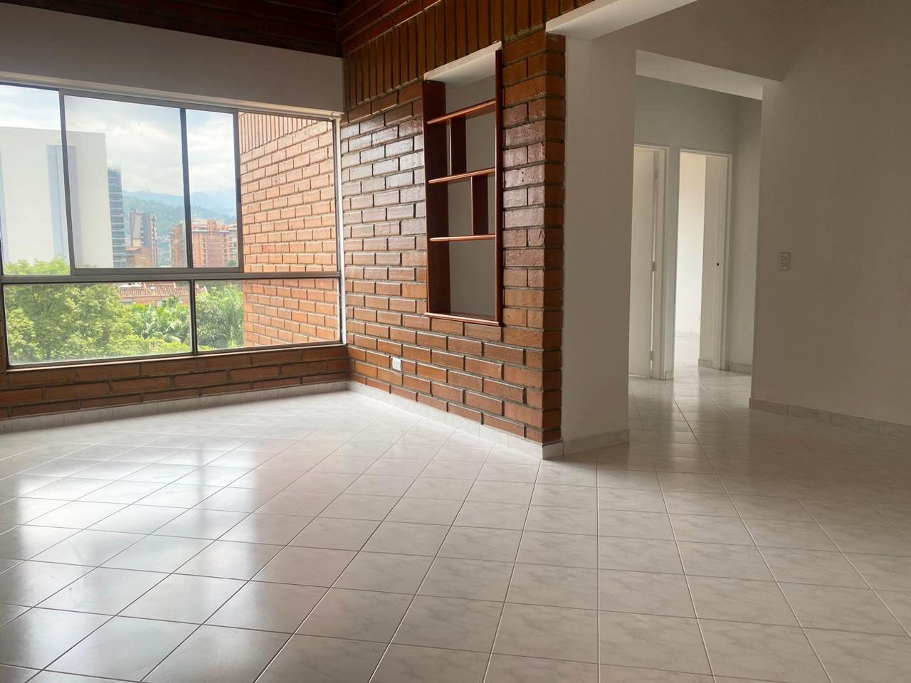 Apartamento en arriendo Antioquia Envigado Los Naranjos 100 m2 Habitaciones 3 Baños 2 Garajes 2 Precio $3500000
