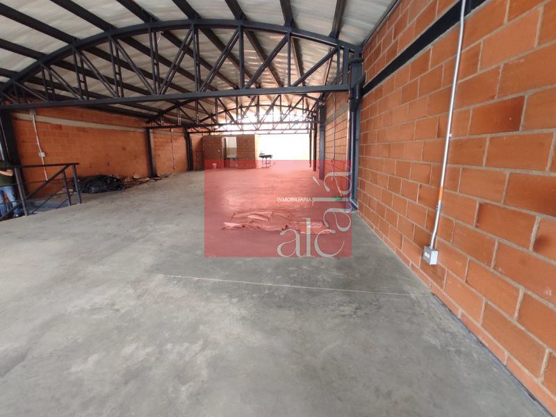 Bodega en arriendo Antioquia Envigado San José 1200 m2 Habitaciones 0 Baños 4 Garajes 0 Precio $26000000