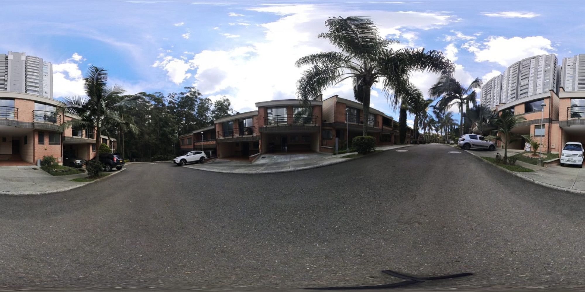 Casa en arriendo Antioquia Envigado Zúñiga 236 m2 Habitaciones 4 Baños 9 Garajes 5 Precio $8000000