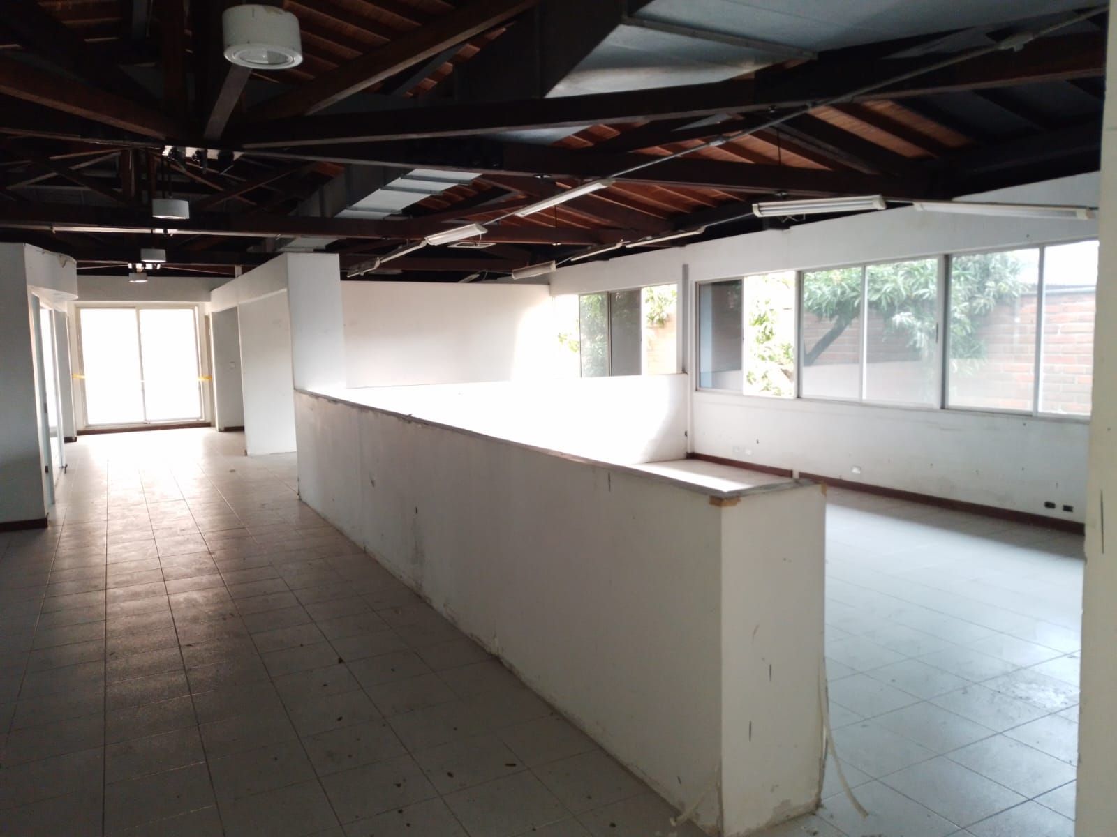 Oficina en arriendo Antioquia Medellín Guayabal 500 m2 Habitaciones 0 Baños 23 Garajes 13 Precio $36000000