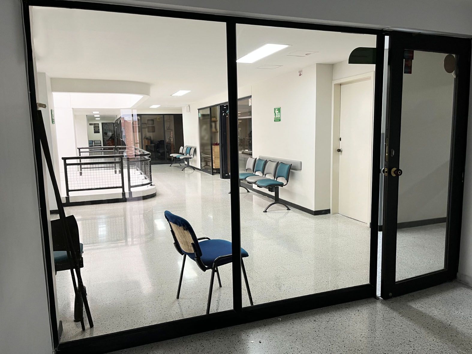 Consultorio en arriendo Antioquia Medellín La Aguacatala 32 m2 Habitaciones 0 Baños 0 Garajes 2 Precio $2700000