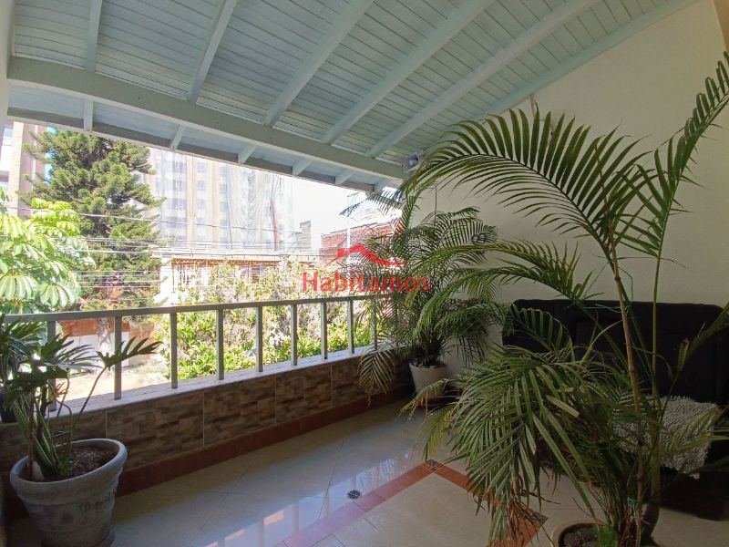 Casa en arriendo Antioquia Medellín Estadio 157 m2 Habitaciones 4 Baños 3 Garajes 0 Precio $4000000