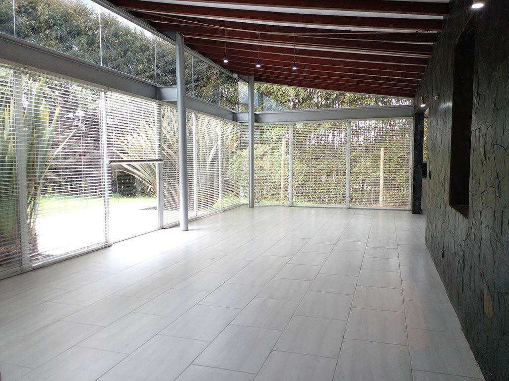 Casa en arriendo o venta Antioquia Envigado Envigado 400 m2 Habitaciones 4 Baños 5 Garajes 4 Precio venta $4030000000 Precio arriendo $15600000