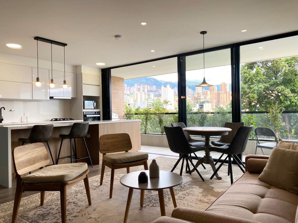 Apartamento en arriendo Antioquia Medellín La Linde 100 m2 Habitaciones 2 Baños 4 Garajes 3 Precio $9800000