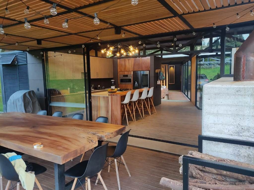 Casa en venta Antioquia Envigado Asd 281 m2 Habitaciones 3 Baños 6 Garajes 5 Precio $2200000000