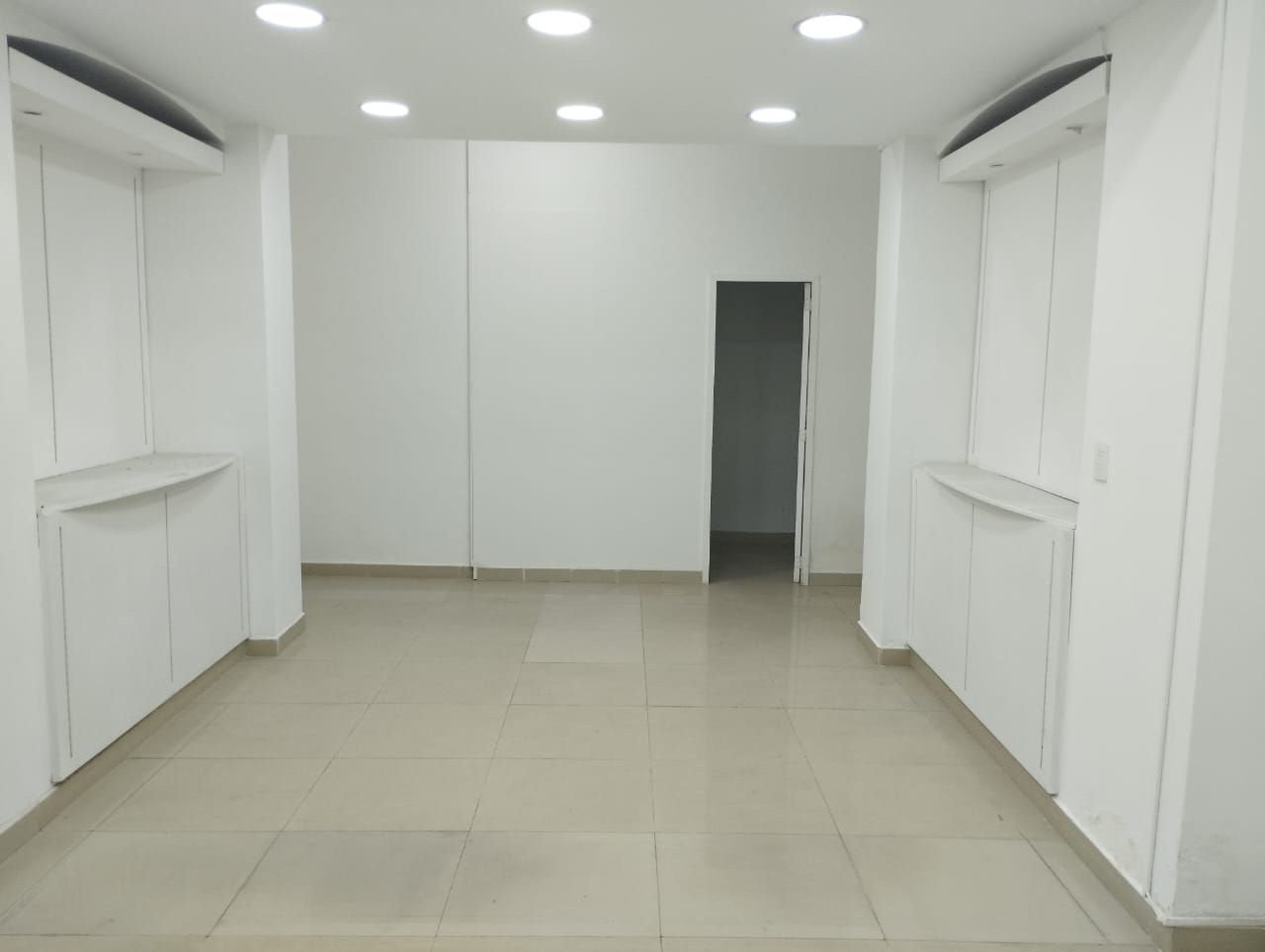 Local en arriendo Antioquia Medellín La Candelaria 35 m2 Habitaciones 0 Baños 0 Garajes 1 Precio $2800000