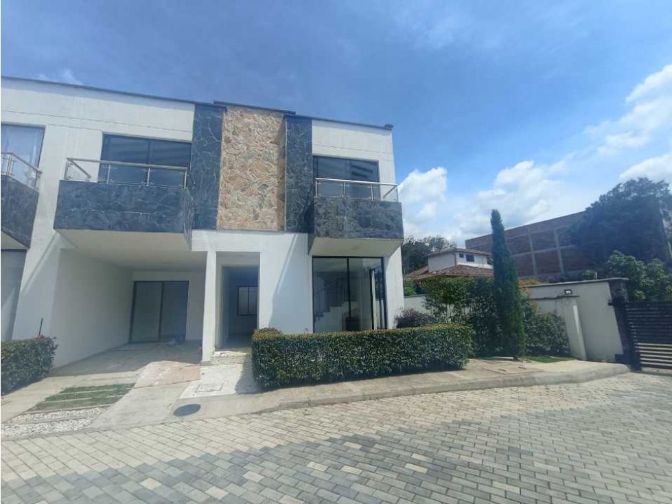 Casa en arriendo Antioquia Guarne San Vicente 160 m2 Habitaciones 4 Baños 6 Garajes 2 Precio $3500000