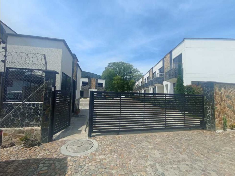 Casa en arriendo Antioquia Guarne San Vicente 160 m2 Habitaciones 4 Baños 6 Garajes 2 Precio $3500000