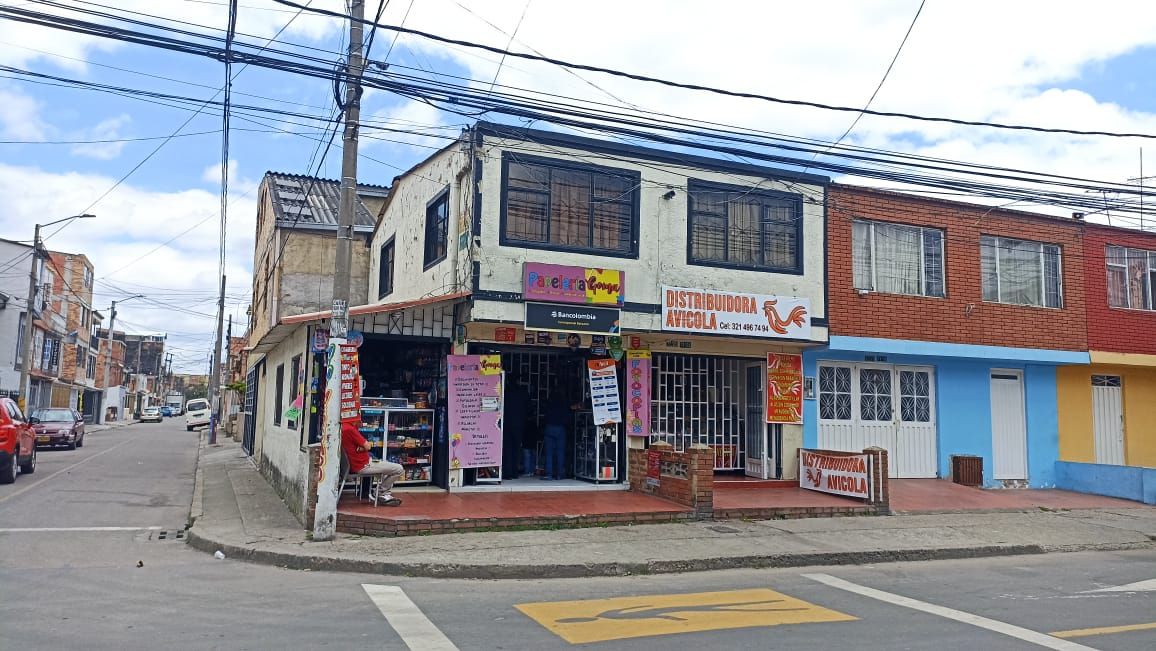 Casa en venta Cundinamarca Bogotá Ub Ciudad Kennedy Sur 328 m2 Habitaciones 6 Baños 4 Garajes 2 Precio $780000000