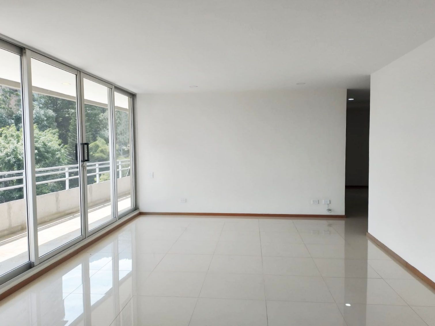 Apartamento en arriendo o venta Antioquia Medellín El Tesoro 145 m2 Habitaciones 3 Baños 2 Garajes 3 Precio venta $1000000000 Precio arriendo $6500000
