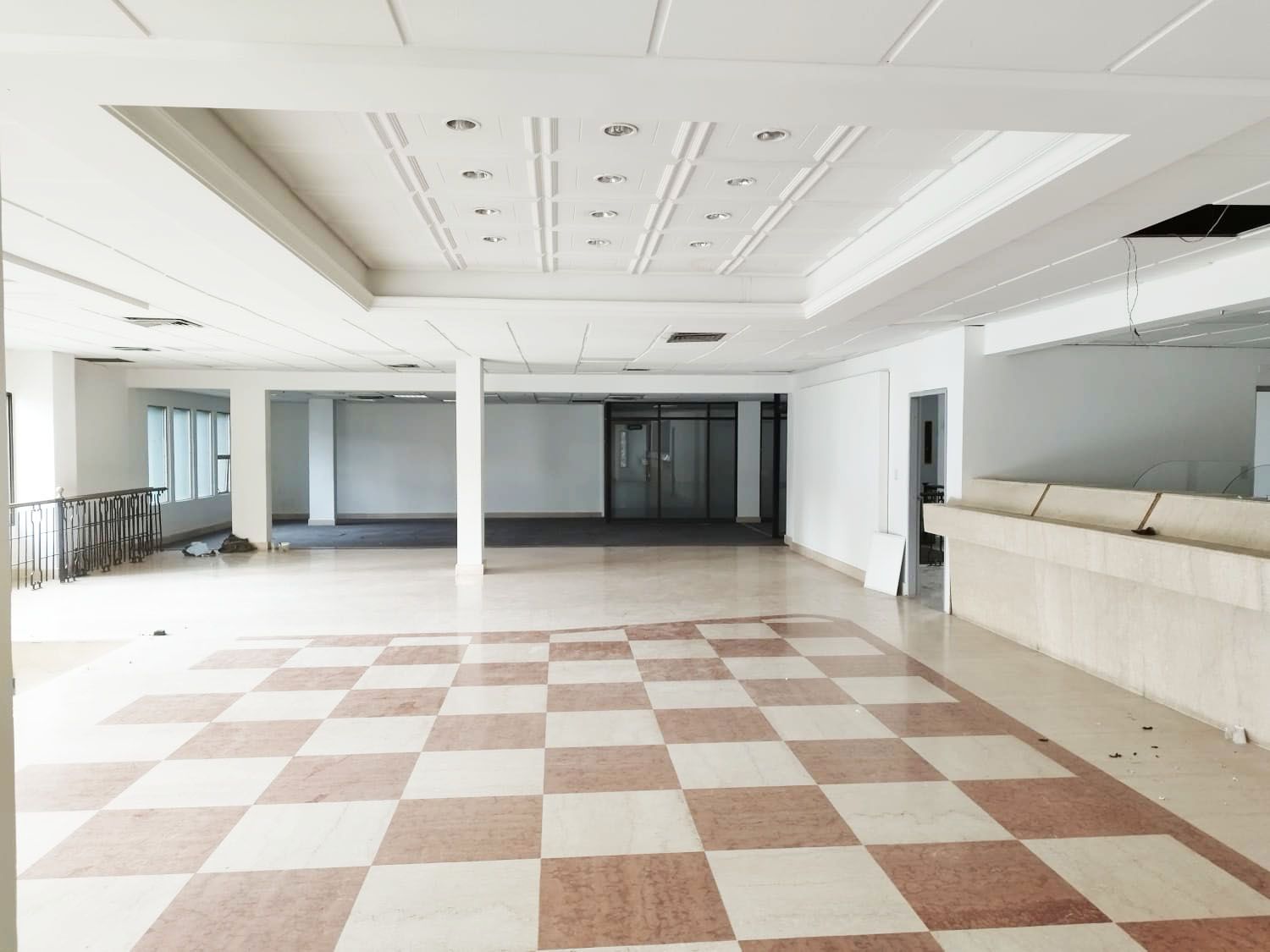 Oficina en arriendo Antioquia Medellín Astorga 473 m2 Habitaciones 0 Baños 6 Garajes 9 Precio $49000000