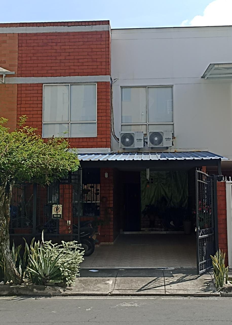 Casa en venta Valle Del Cauca Cali Caney 138 m2 Habitaciones 4 Baños 3 Garajes 2 Precio $450000000