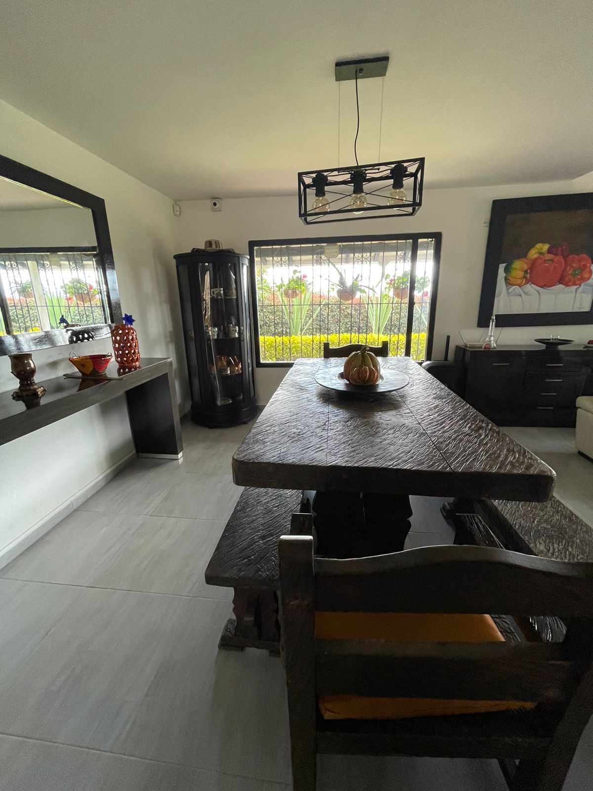 Finca en arriendo o venta Antioquia Guarne Autopista Med - Bog 432 m2 Habitaciones 9 Baños 19 Garajes 2 Precio venta $1100000000 Precio arriendo $8000000