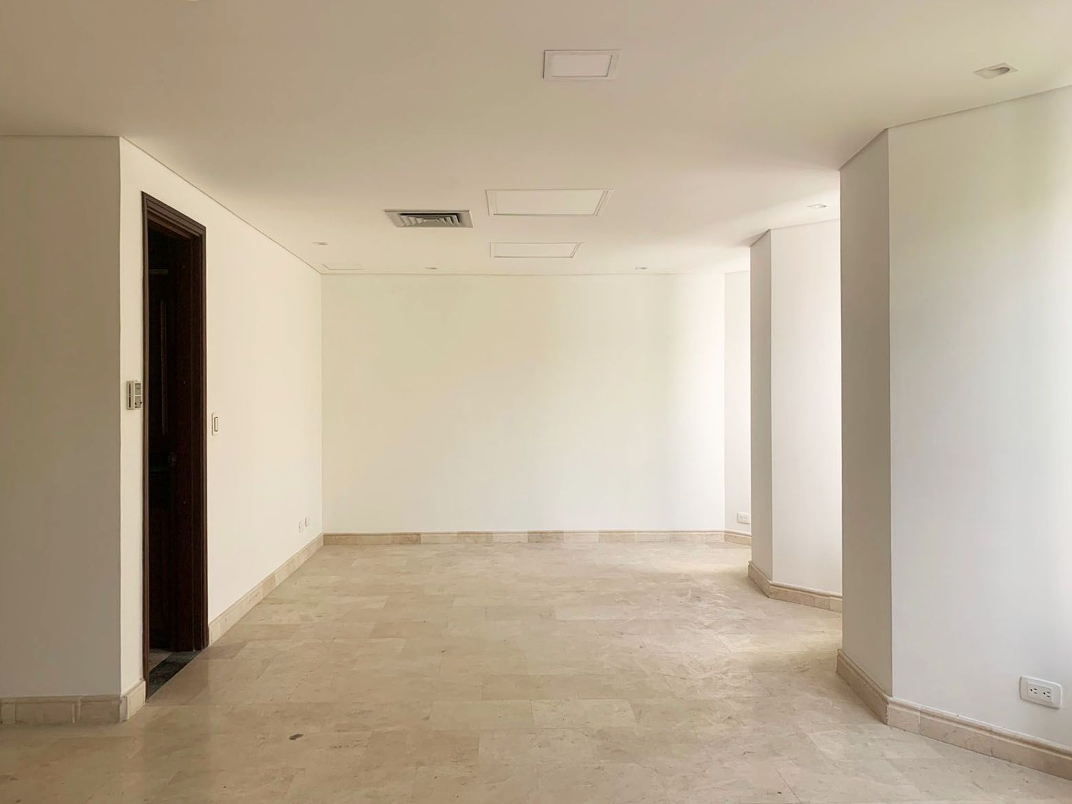 Oficina en arriendo o venta Antioquia Medellín Astorga 47 m2 Habitaciones 0 Baños 2 Garajes 2 Precio venta $415000000 Precio arriendo $3200000