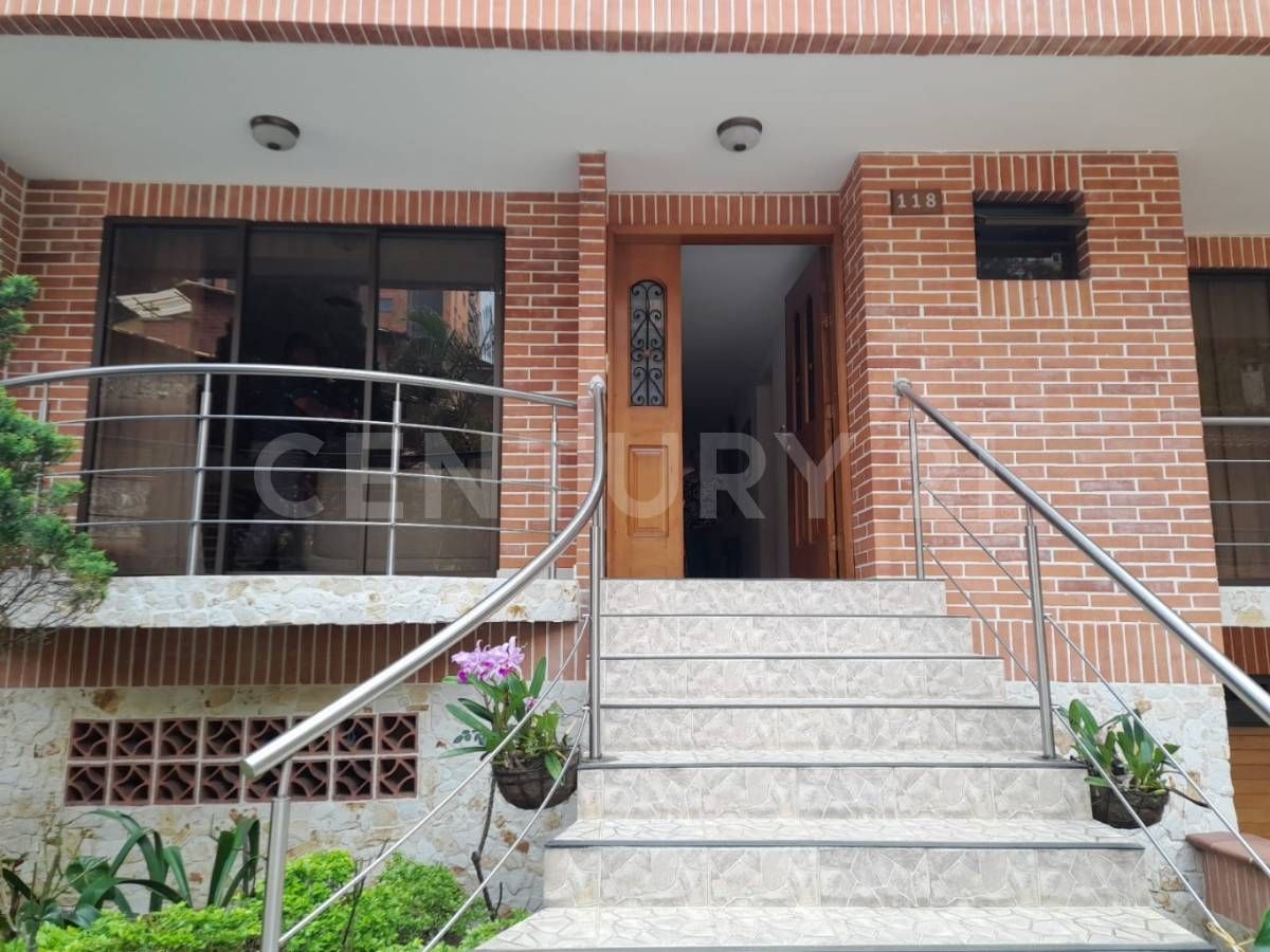 Casa en venta Antioquia Sabaneta Tres Esquinas 399 m2 Habitaciones 6 Baños 8 Garajes 8 Precio $1300000000