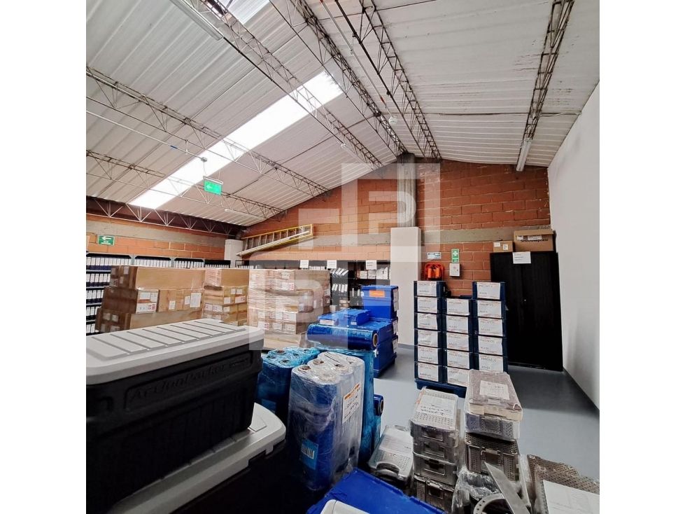 Bodega en venta Antioquia Sabaneta San Rafael 350 m2 Habitaciones 0 Baños 4 Garajes 4 Precio $2500000000