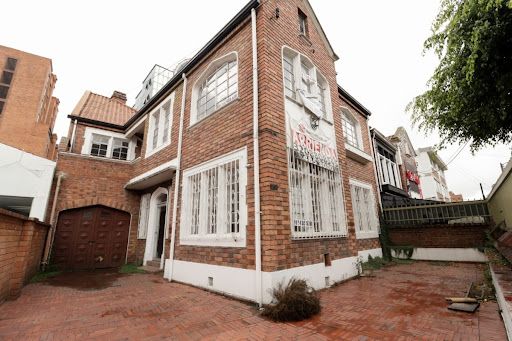 Casa en arriendo Cundinamarca Bogotá Marly 330 m2 Habitaciones 5 Baños 3 Garajes 1 Precio $9000000