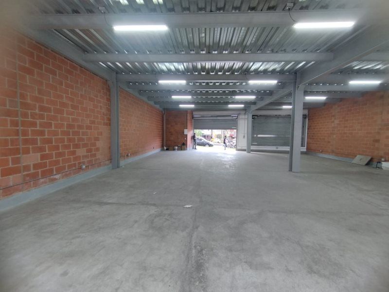 Local en arriendo Antioquia Medellín Campo Alegre 330 m2 Habitaciones 0 Baños 2 Garajes 0 Precio $18000000