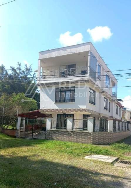 Casa en venta Risaralda Dosquebradas Ub Diego Jaramillo 233 m2 Habitaciones 8 Baños 6 Garajes 1 Precio $820000000