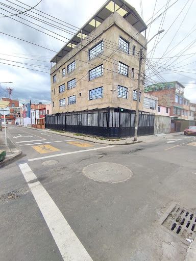 Casa en venta Cundinamarca Bogotá Super Manzana 8 149 m2 Habitaciones 9 Baños 7 Garajes 1 Precio $1130000000