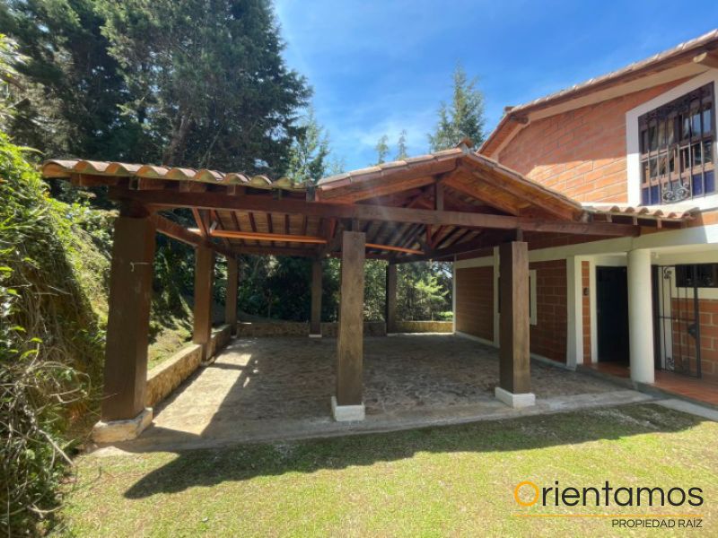 Finca en venta Antioquia Rionegro El Porvenir 6000 m2 Habitaciones 7 Baños 5 Garajes 2 Precio $2500000000