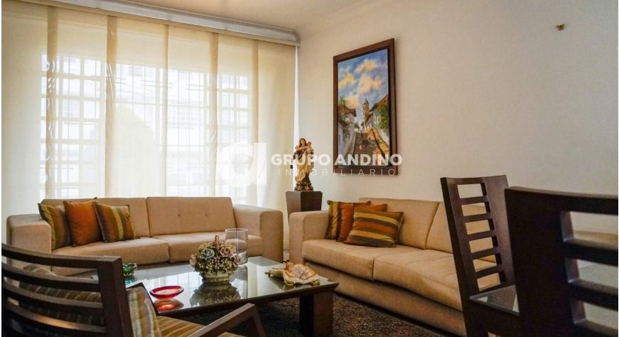 Casa en venta Santander Bucaramanga Mercedes 328 m2 Habitaciones 10 Baños 17 Garajes 5 Precio $2000000000