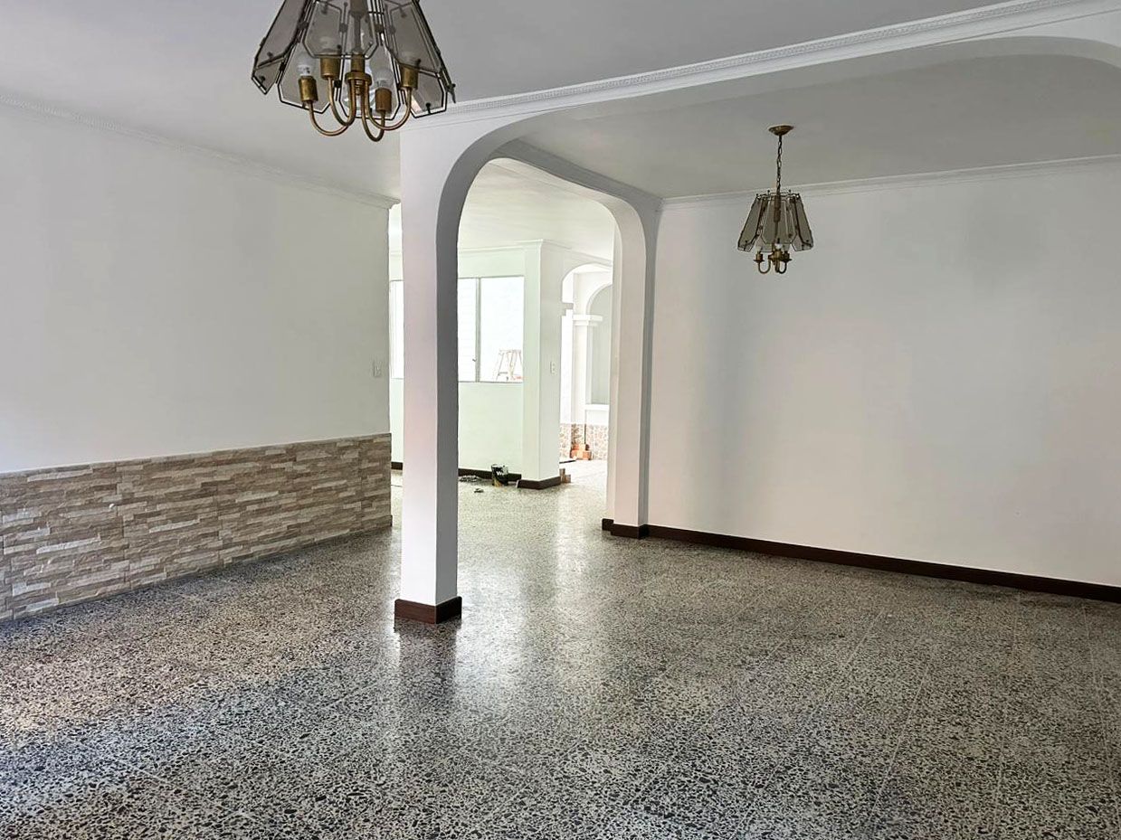 Casa en arriendo Antioquia Envigado Zona Centro 200 m2 Habitaciones 3 Baños 2 Garajes 1 Precio $4700000