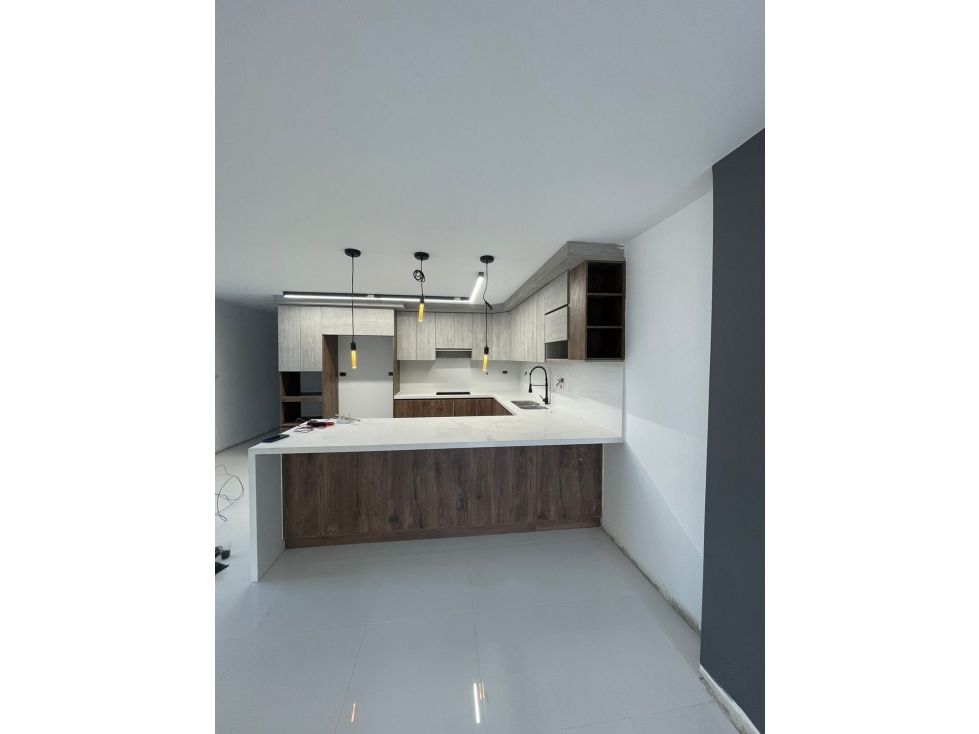 Edificio en venta Antioquia Medellín La Castellana 60 m2 Habitaciones 1 Baños 2 Garajes 2 Precio $470000000