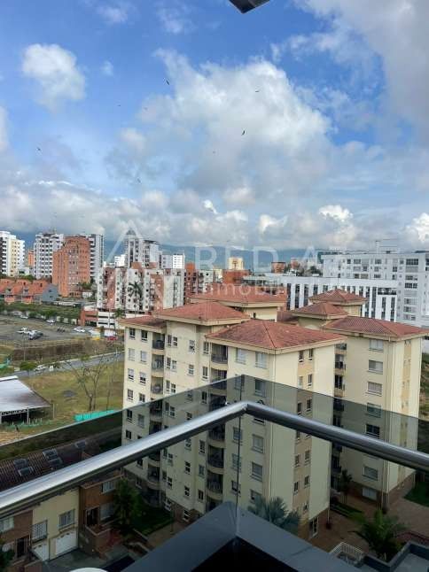 Apartamento en arriendo Risaralda Pereira La Julita 165 m2 Habitaciones 3 Baños 6 Garajes 3 Precio $7995000