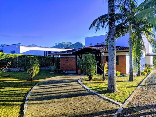 Casa en venta Risaralda Pereira Santa Teresita 600 m2 Habitaciones 7 Baños 15 Garajes 8 Precio $1100000000