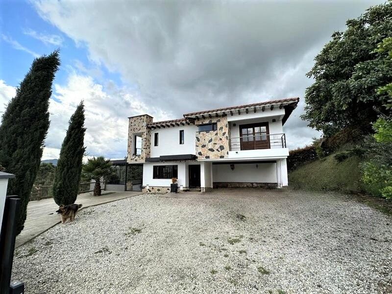 Finca en venta Antioquia El Carmen De Viboral El Carmen De Viboral 290 m2 Habitaciones 3 Baños 4 Garajes 3 Precio $850000000