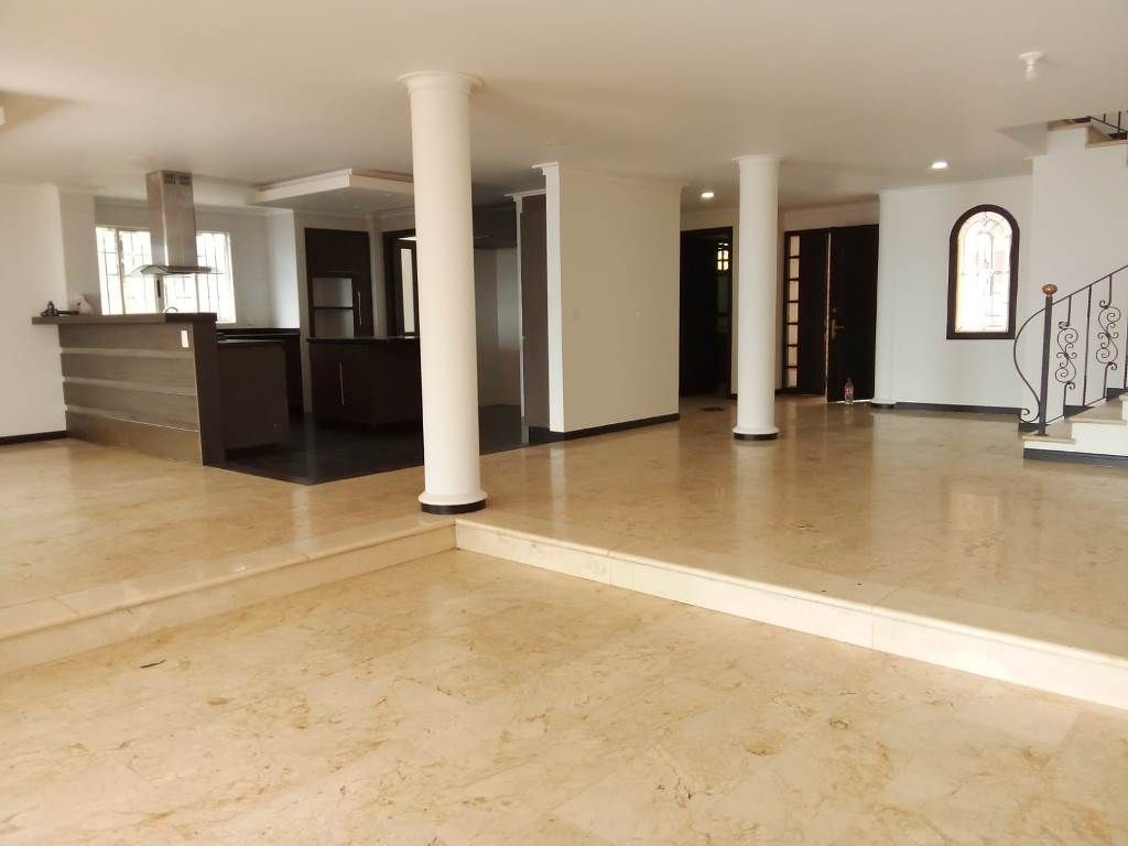 Casa en arriendo Antioquia Medellín El Tesoro 430 m2 Habitaciones 5 Baños 13 Garajes 3 Precio $14000000