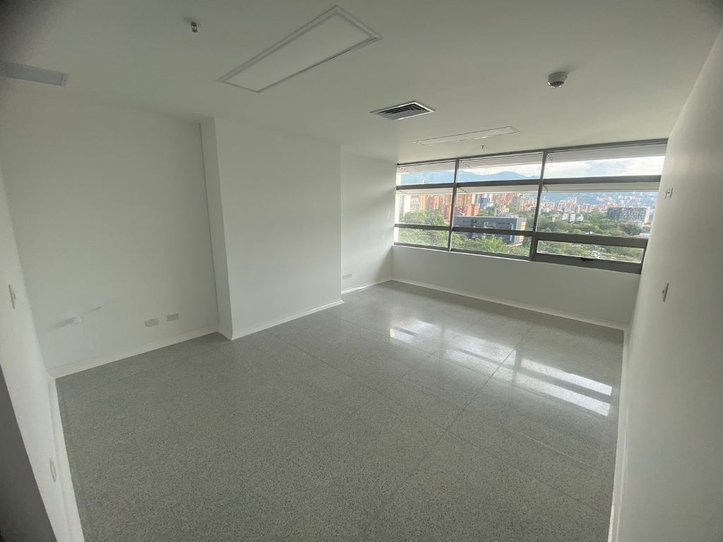Consultorio en arriendo Antioquia Medellín Alejandria 36 m2 Habitaciones 0 Baños 0 Garajes 4 Precio $4300000