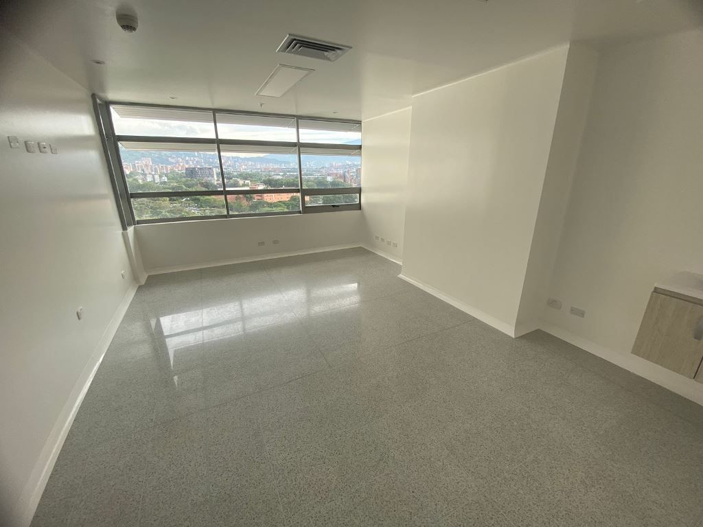 Consultorio en arriendo Antioquia Medellín Alejandria 36 m2 Habitaciones 0 Baños 0 Garajes 2 Precio $4300000