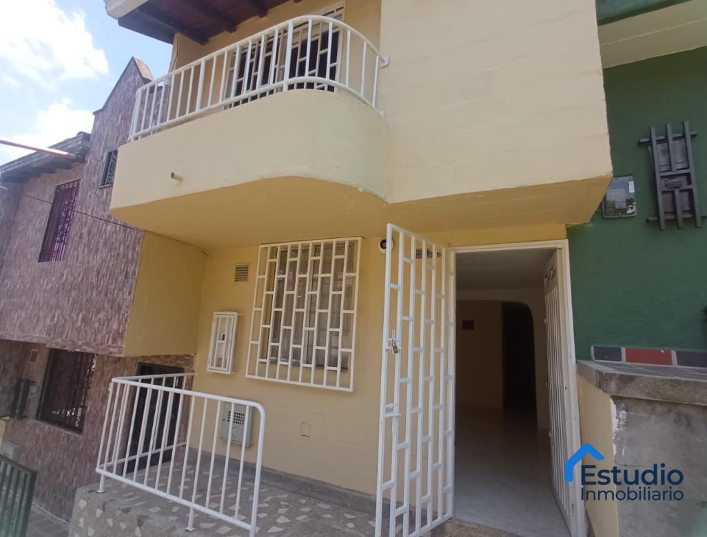 Casa en venta Antioquia Medellín Cataluña 98 m2 Habitaciones 4 Baños 2 Garajes 1 Precio $250000000