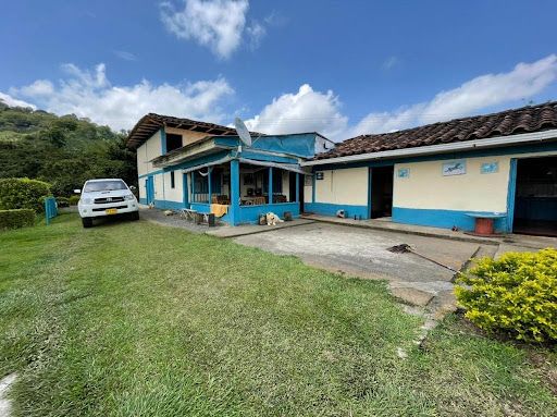 Finca en venta Risaralda Pereira Pereira 600 m2 Habitaciones 7 Baños 4 Garajes 14 Precio $1600000000